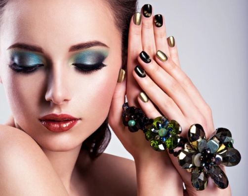 Kit d’ongles acrylique Poudre acrylique avec tout professionnel pour  débutant Glitter Poudre Faux ongles Conseils d’ongles Décorations d’ongles  Outils